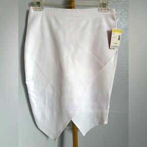 NEW! Bongo white skirt size medium